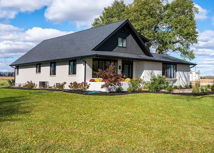 Private 4br Estate On 11 Acres, Game Room, Near Hospitals & Casino Рокфорд